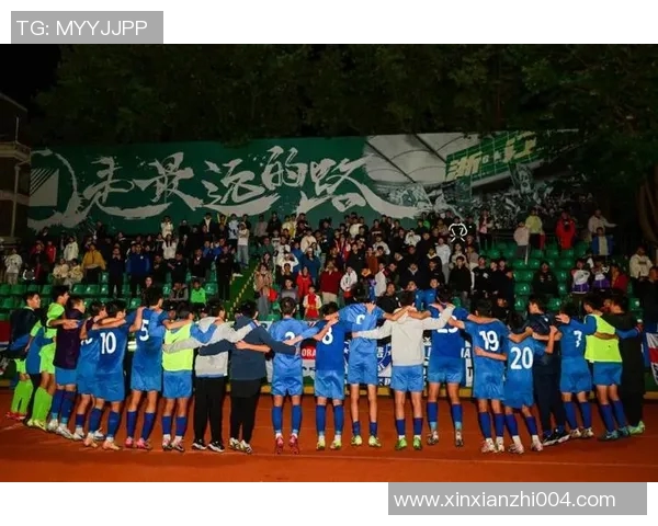 杭州足球队逆袭之路揭秘：从默默无闻到邀请赛的璀璨明星